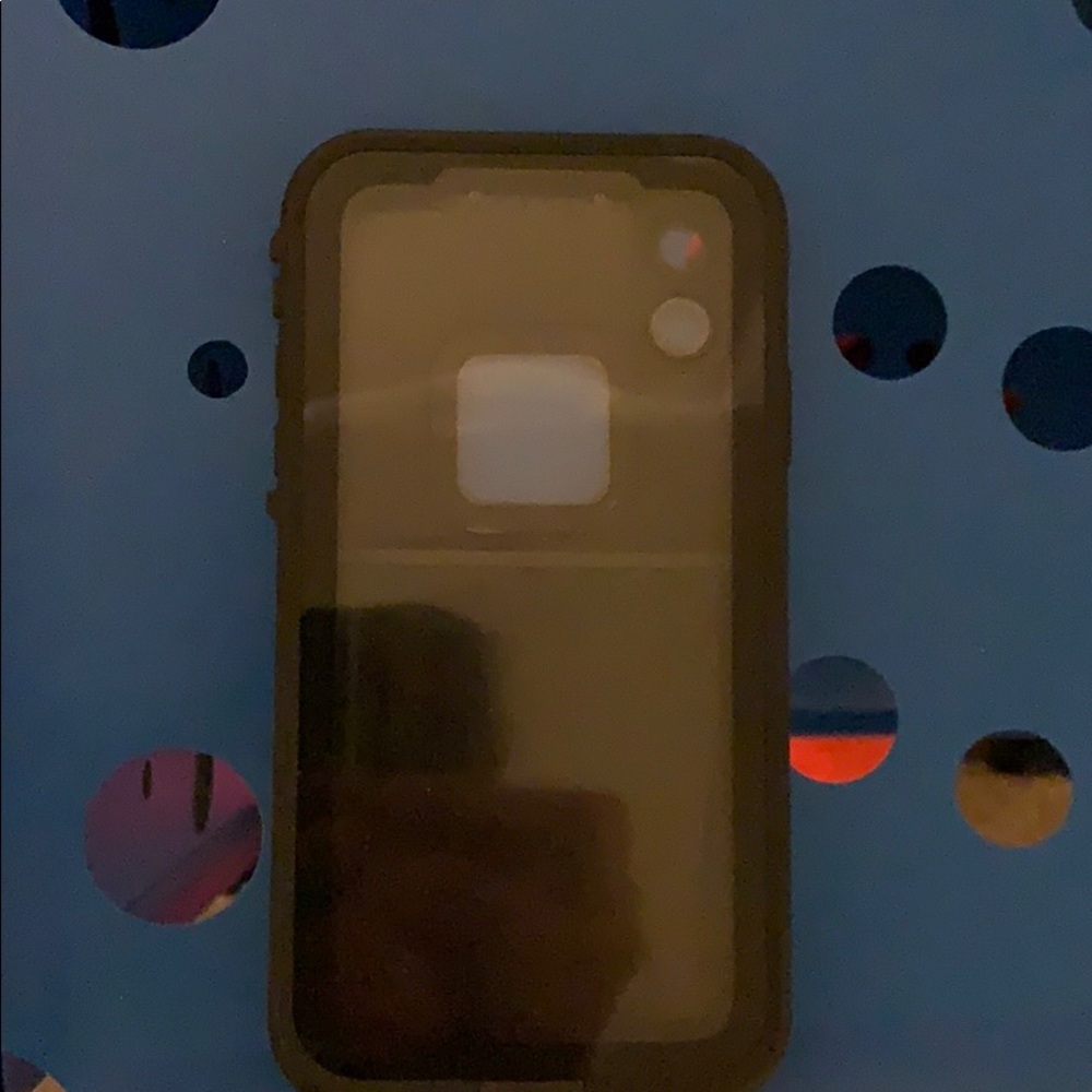 Life proof fre case for iPhone XR